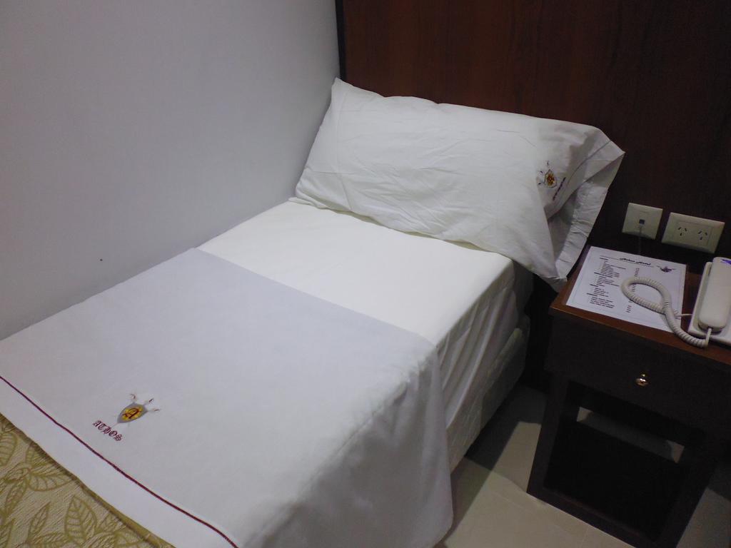 Hotel Athos บัวโนสไอเรส ภายนอก รูปภาพ