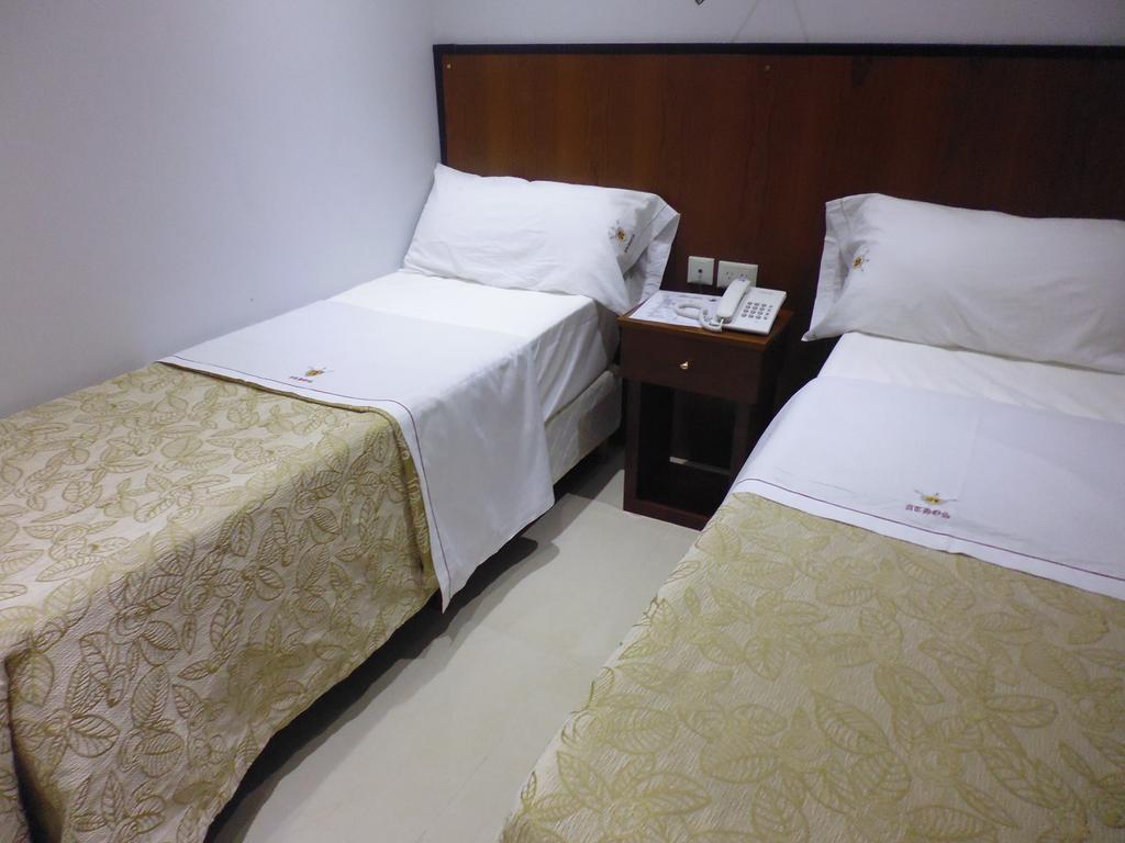 Hotel Athos บัวโนสไอเรส ภายนอก รูปภาพ