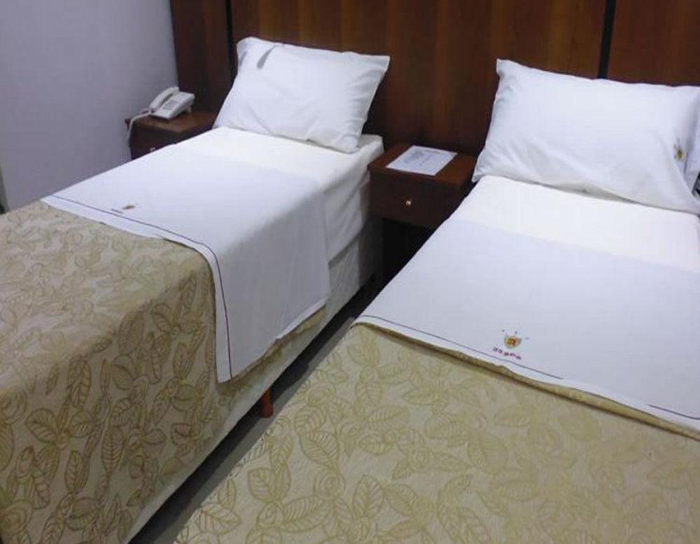 Hotel Athos บัวโนสไอเรส ภายนอก รูปภาพ